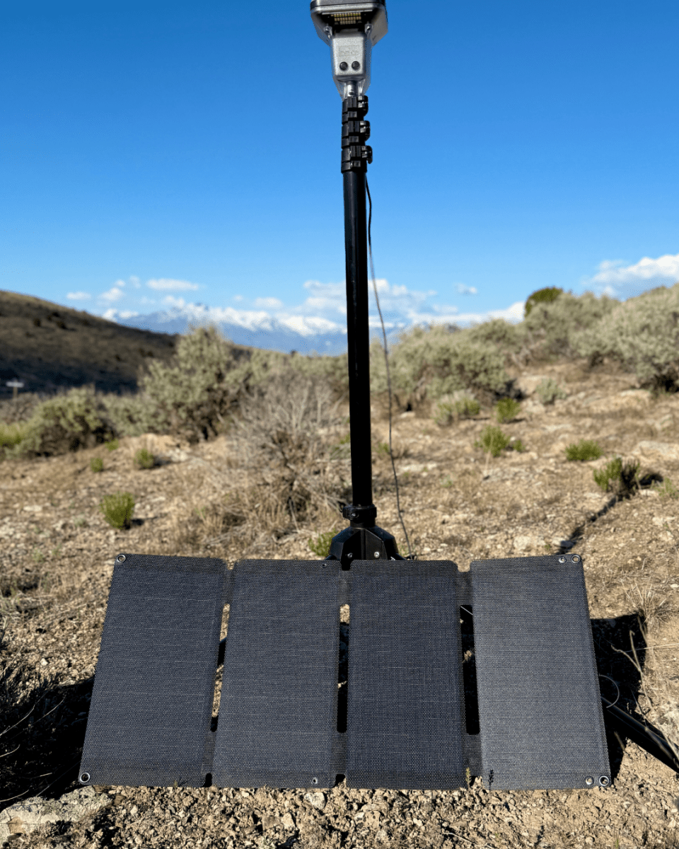 Devos 40 watt folding solar panel