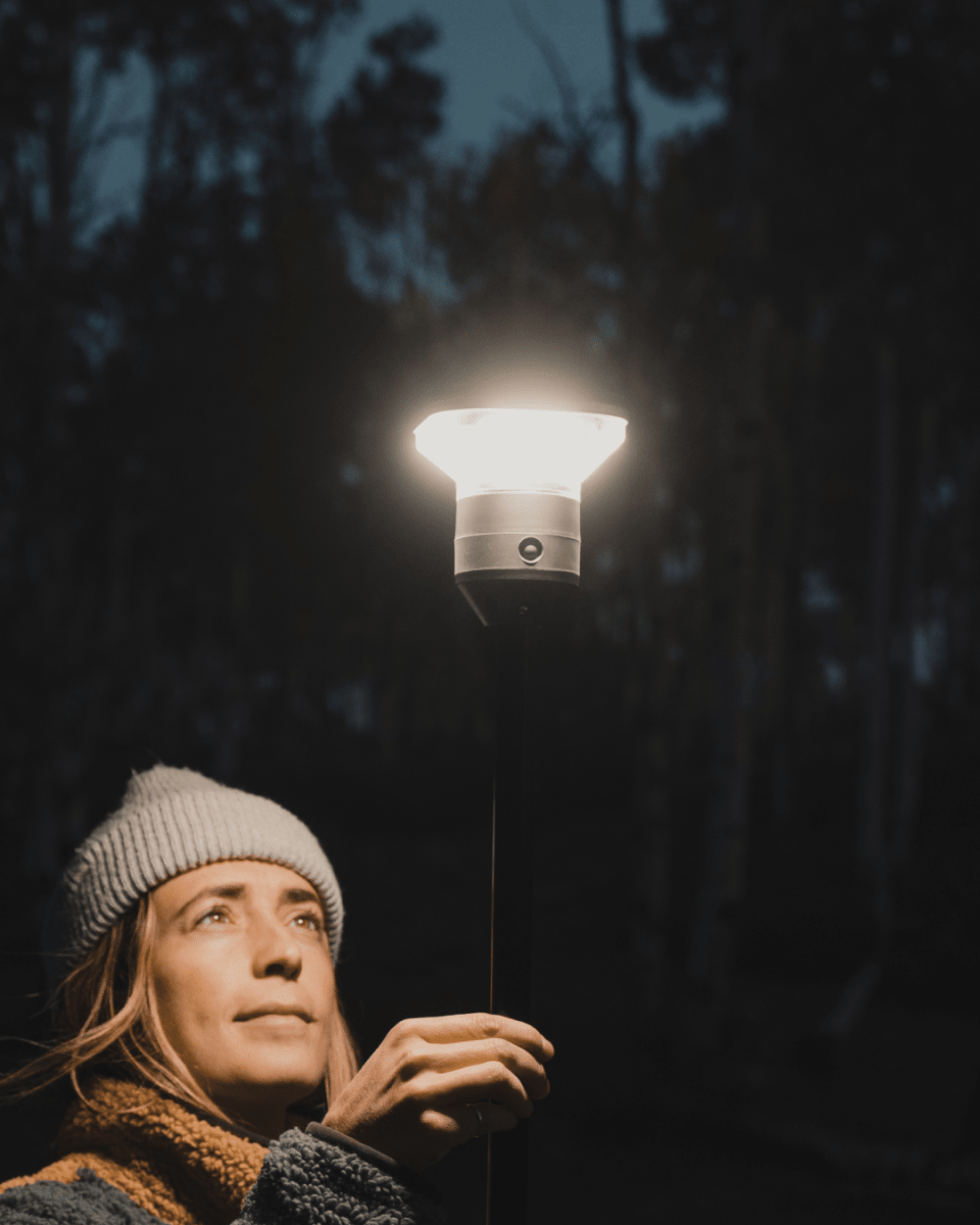Devos LightRanger 1200 telescoping camp light