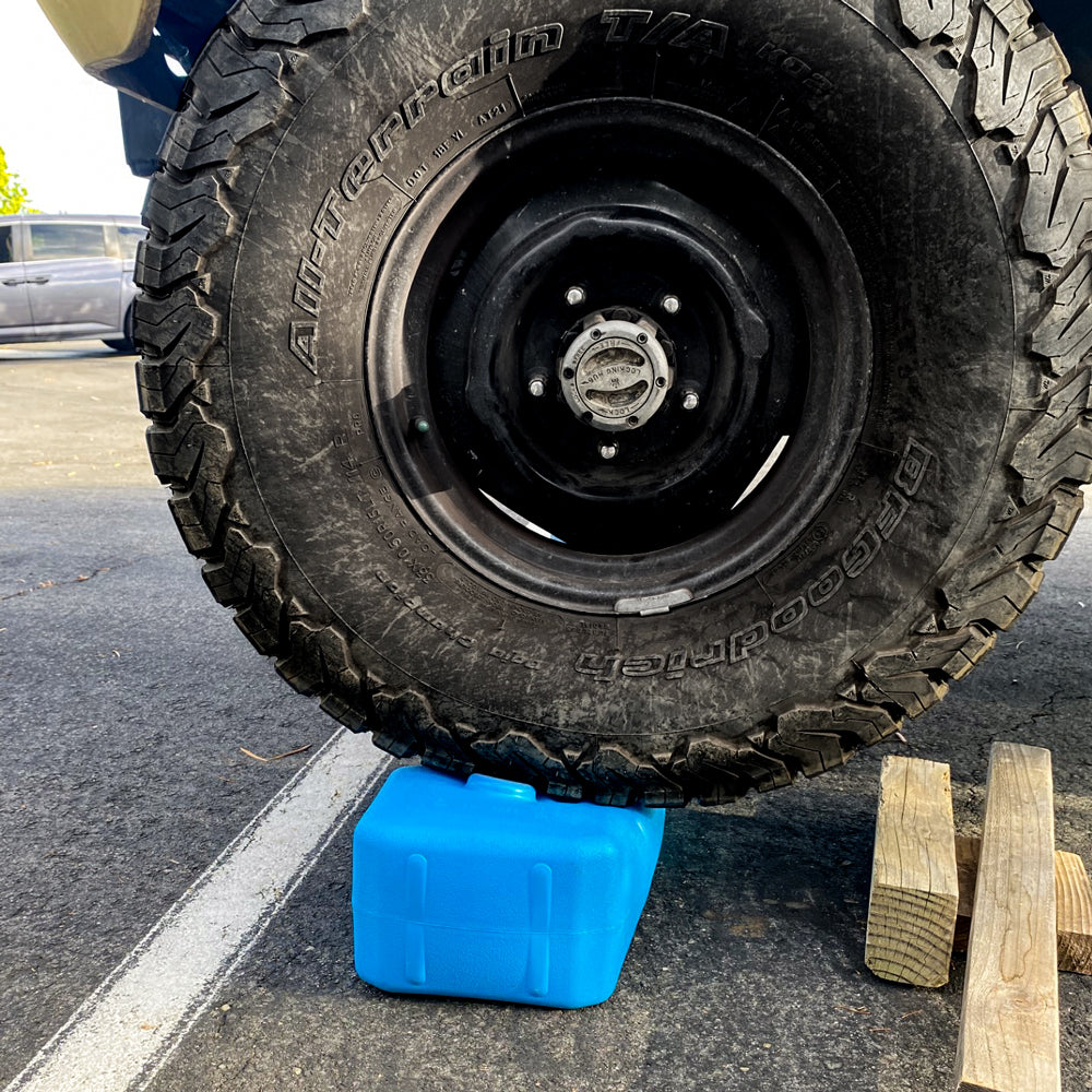 Backordered until Sept 28th - AquaBrick Container - 6 pack With Spigot