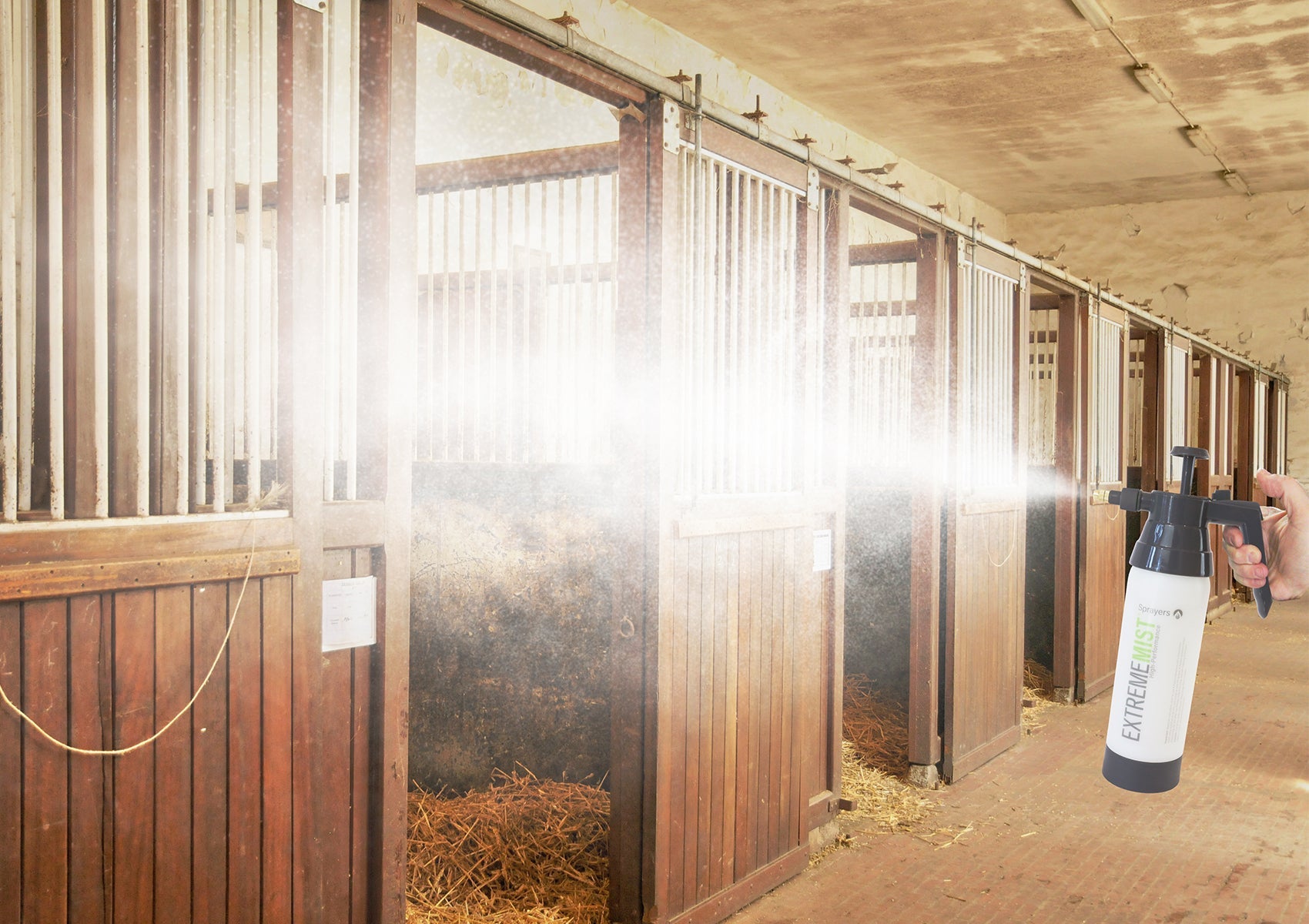 Equine Spray Bottle – Continuous Fine Mist Horse Sprayer for Fly Spray, Grooming & Stable Care